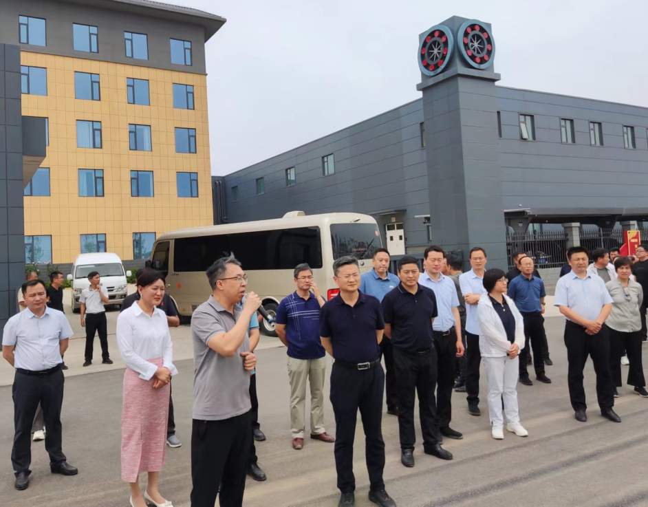 孟津區(qū)2024年第三次項目觀摩活動--孟津區(qū)委副書記、區(qū)長常涌濤一行實地調(diào)研鴻元軸承
